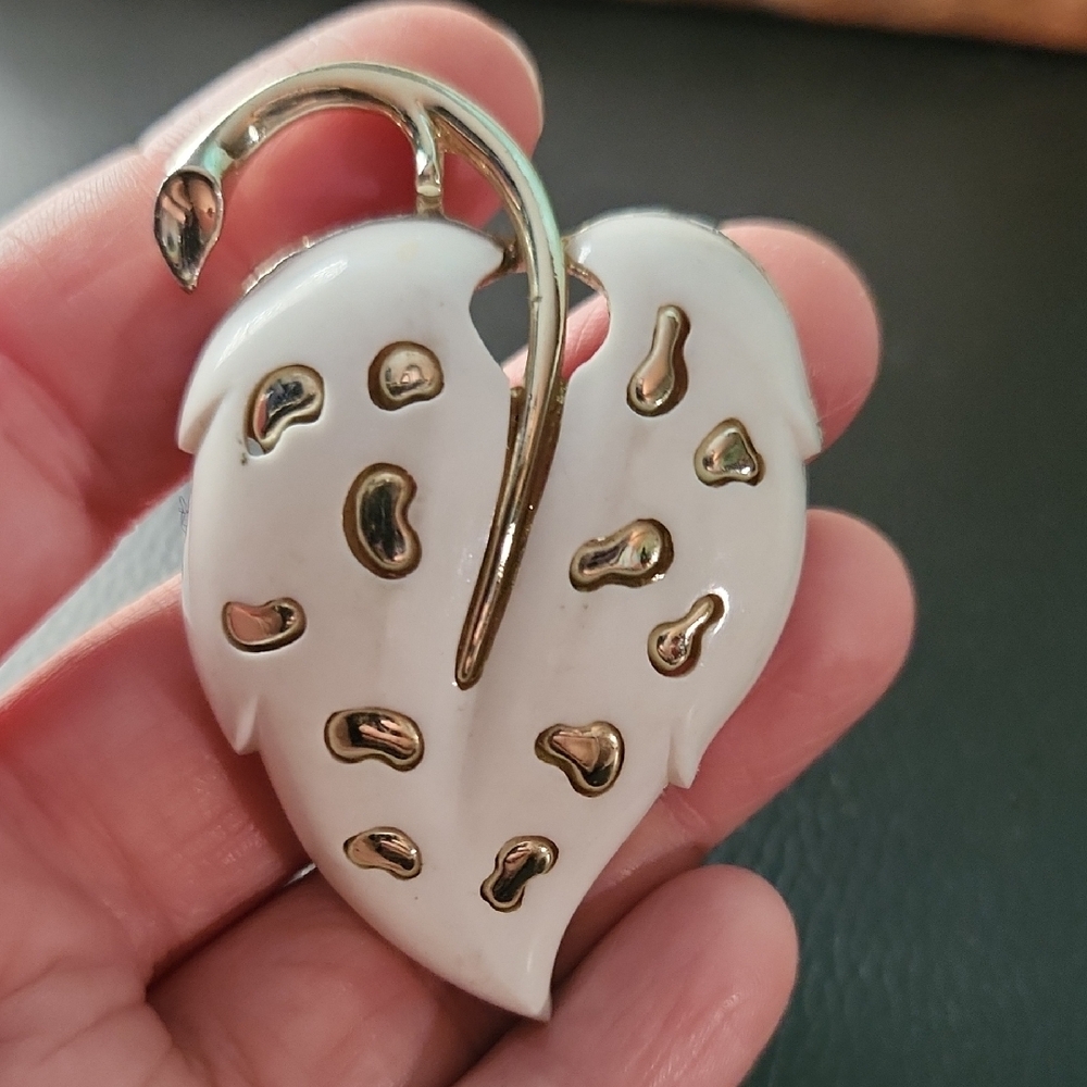 Gold and White Leaf Or Strawberry Pendant